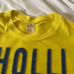 Hollister t Shrit no holes are stains